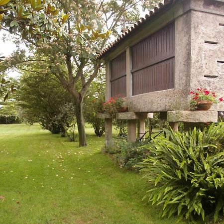 Villa Vivienda Tradicional Con Jardin Y Patio Interior à Villanueva De Arosa Extérieur photo