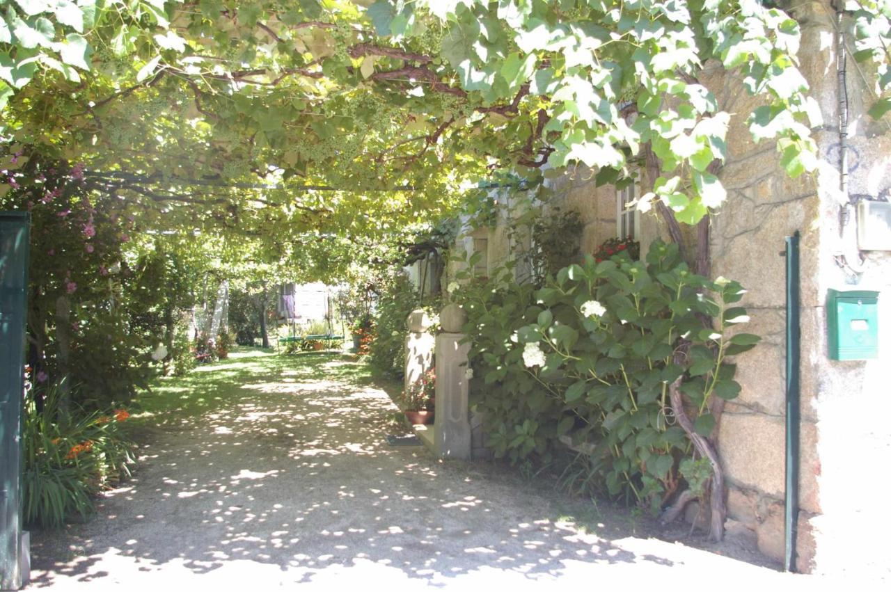 Villa Vivienda Tradicional Con Jardin Y Patio Interior à Villanueva De Arosa Extérieur photo
