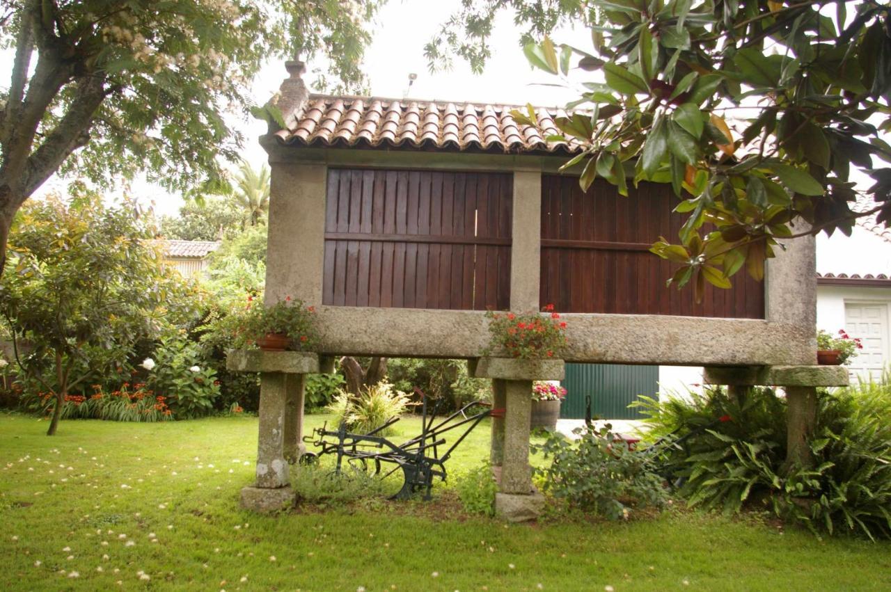 Villa Vivienda Tradicional Con Jardin Y Patio Interior à Villanueva De Arosa Extérieur photo